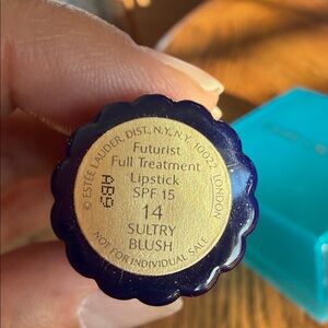 NewNever used EsteeLauder Futurist Full treatment LipstickSULTRY BLUSH#14 SPF15